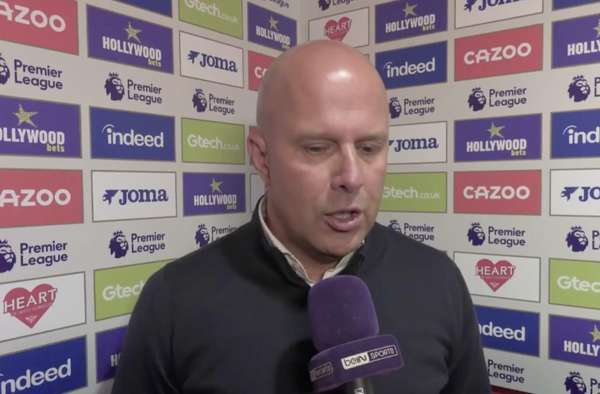 斯洛特解析客场败因：判罚争议与防守漏洞成焦点